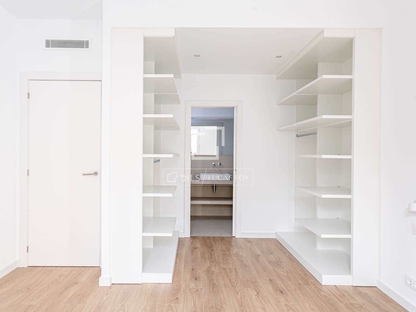 Appartamento a Barcelona, Spagna 3 camere da letto, 106 mq. N° 192686