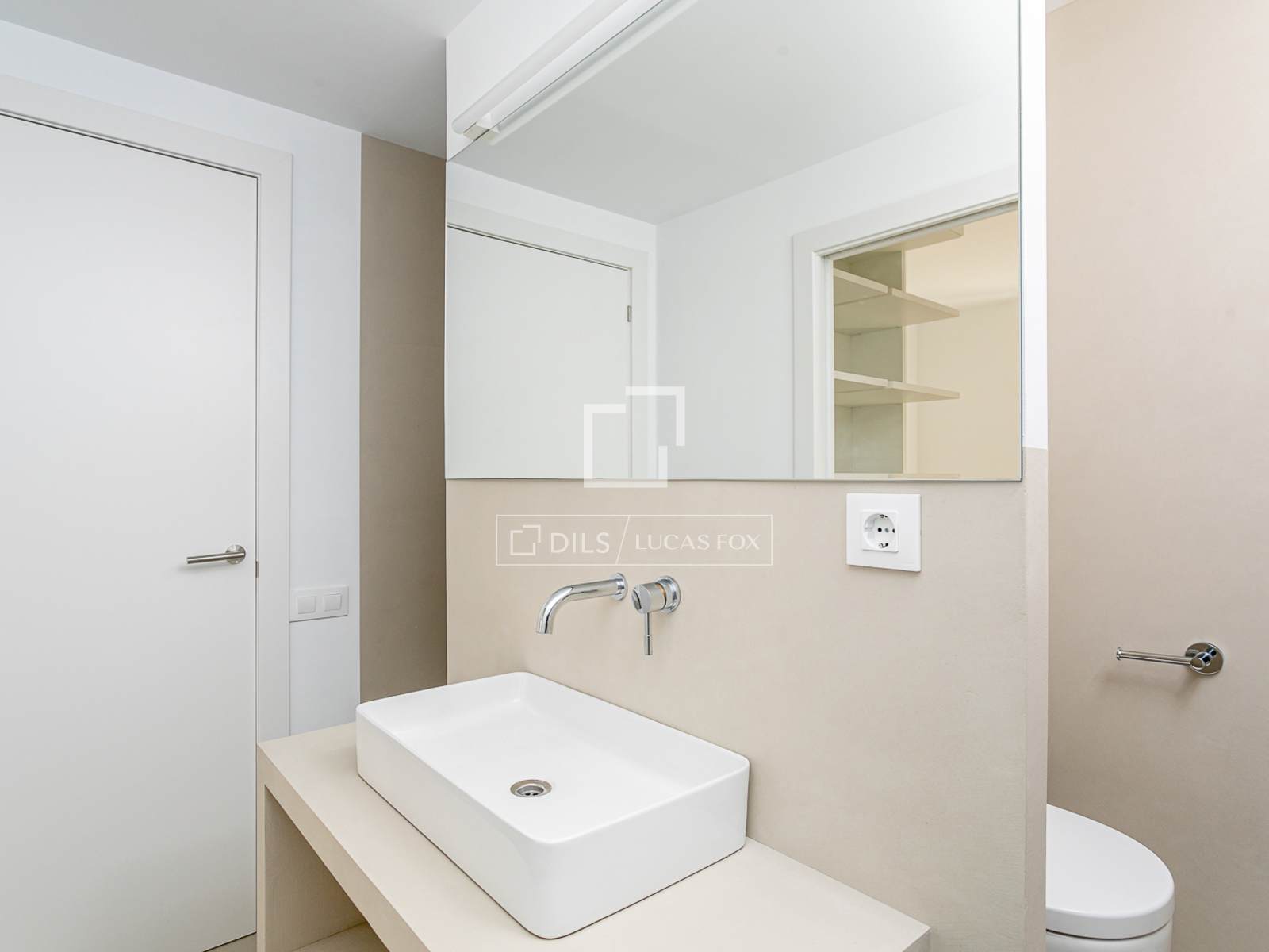 Appartamento a Barcelona, Spagna 3 camere da letto, 106 mq. N° 192686