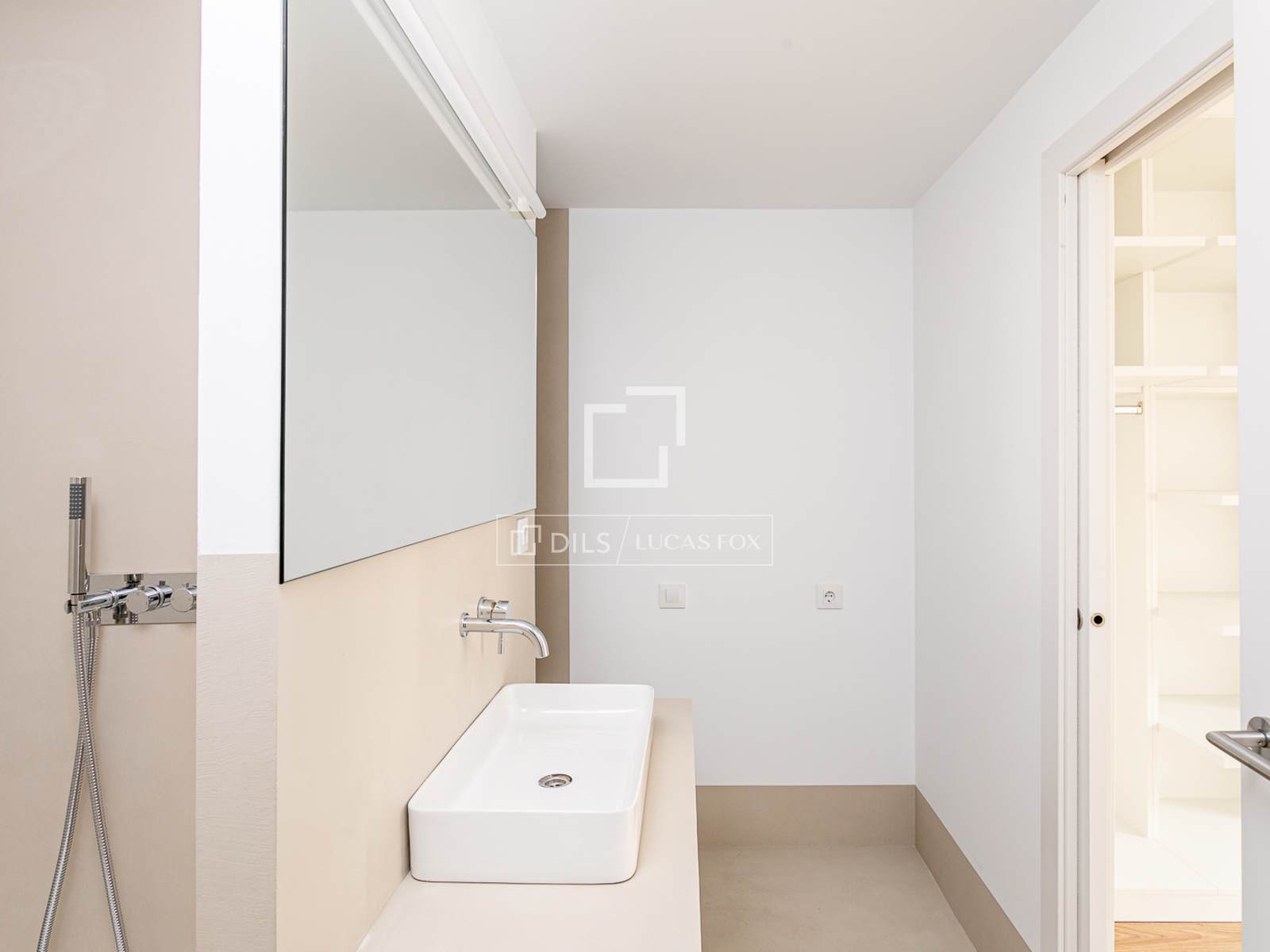 Appartamento a Barcelona, Spagna 3 camere da letto, 106 mq. N° 192686