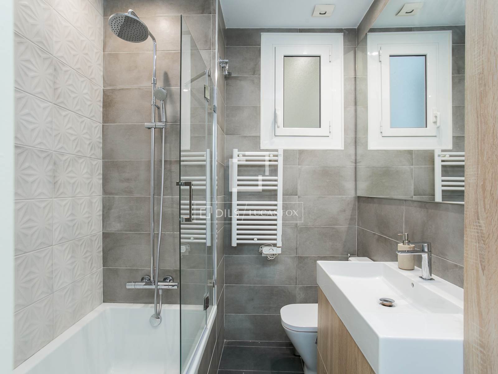 Apartment in Barcelona, Spain 2 bedrooms, 81 sq.m. No. 192685