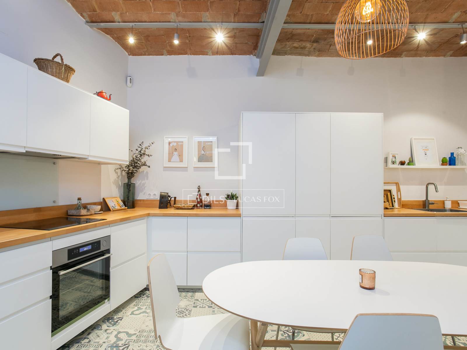Apartment in Barcelona, Spain 2 bedrooms, 81 sq.m. No. 192685