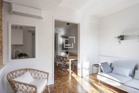 Apartment in Barcelona, Spain 2 bedrooms, 81 sq.m. No. 192682