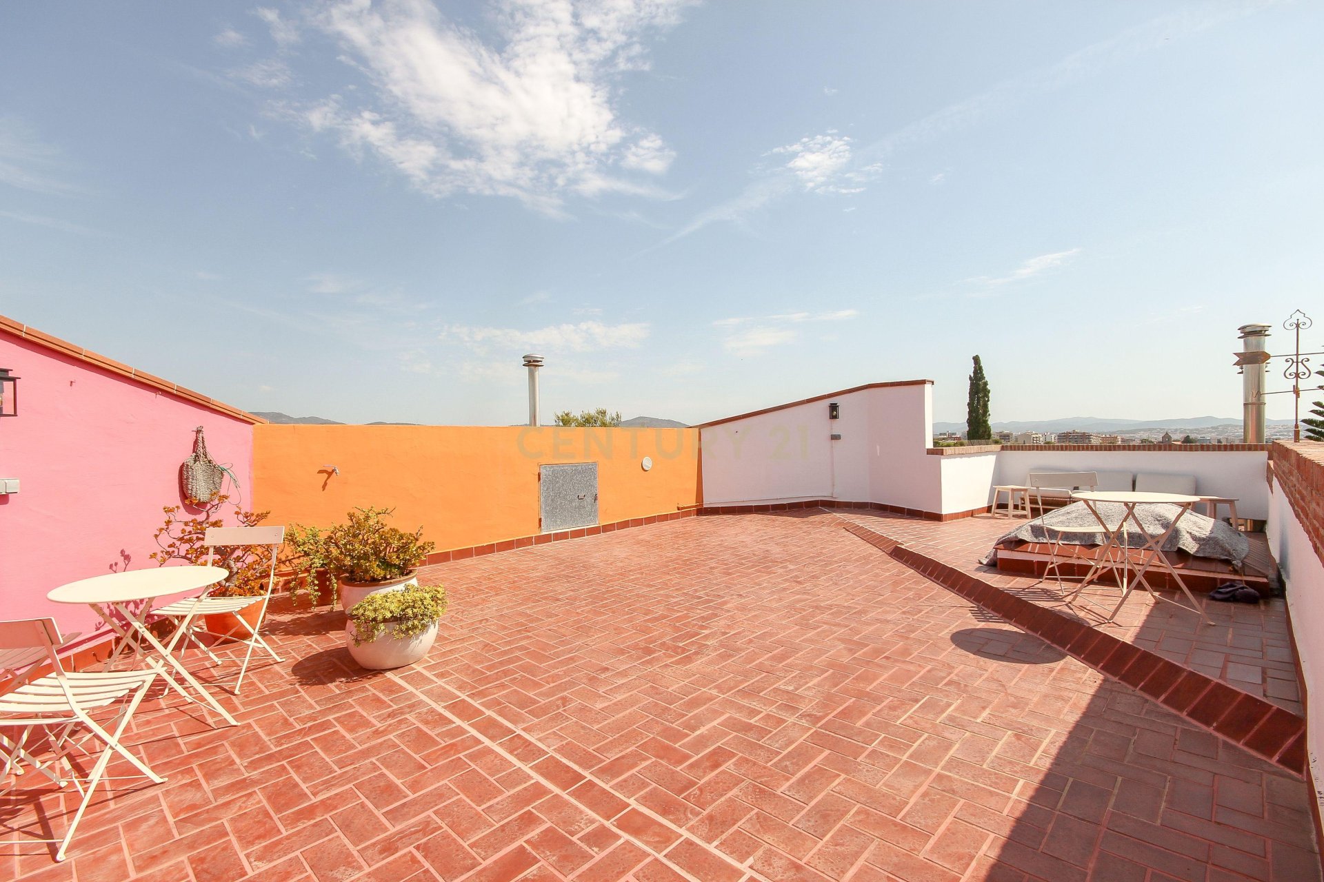 House à Vilanova i la Geltru, Barcelona, Espagne 4 chambres, 320 m2 No. 193828