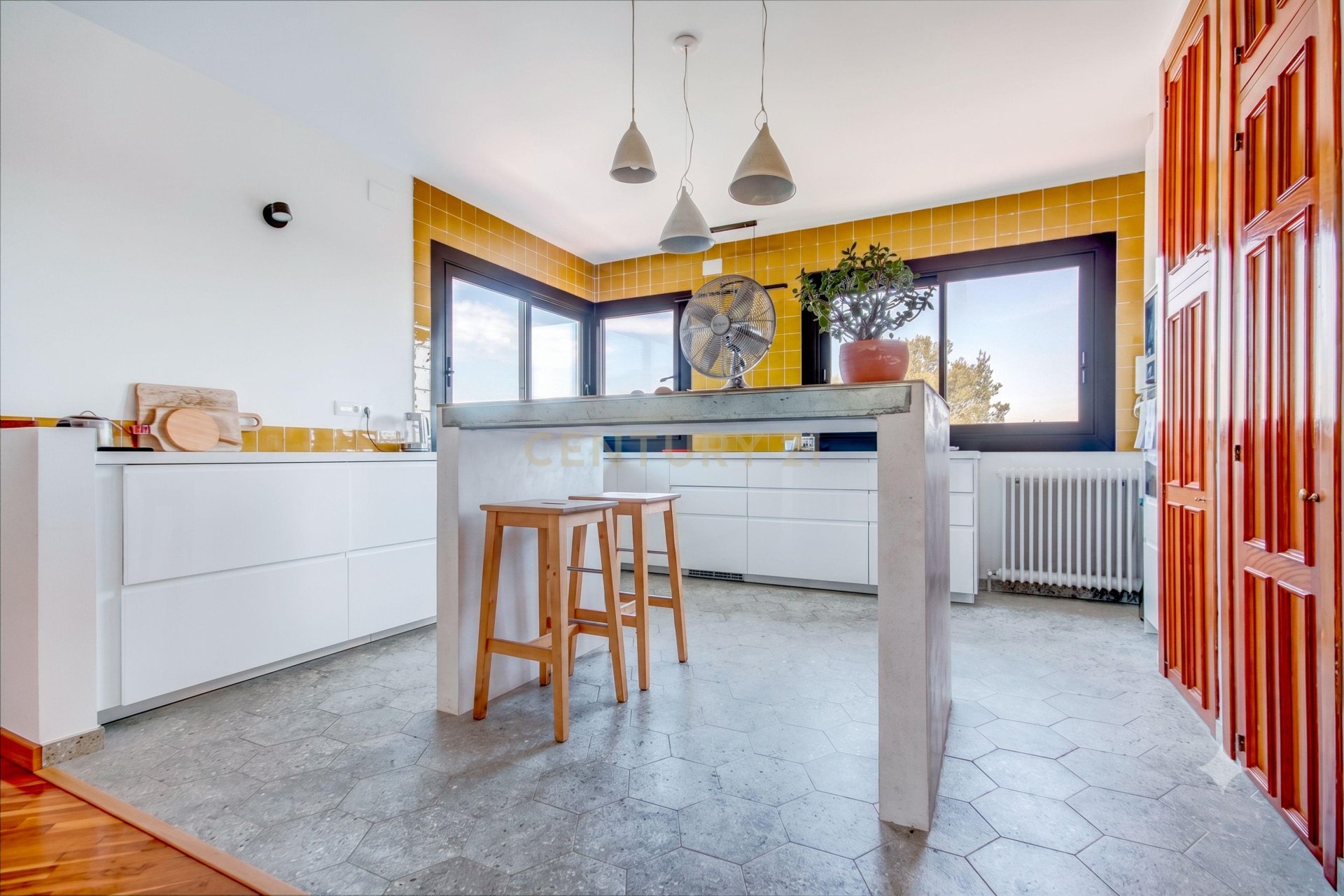House à Vilanova i la Geltru, Barcelona, Espagne 4 chambres, 320 m2 No. 193828