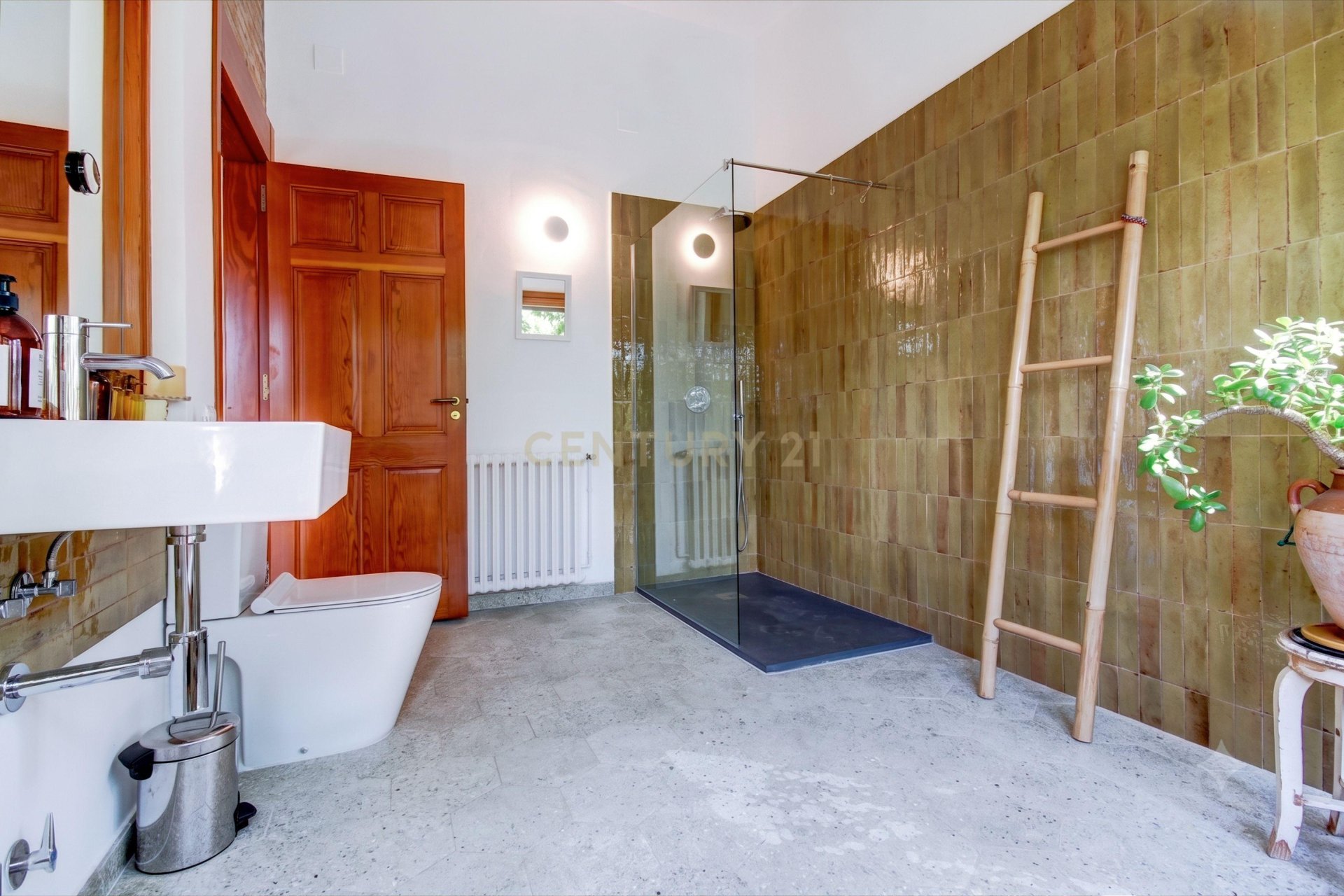 House à Vilanova i la Geltru, Barcelona, Espagne 4 chambres, 320 m2 No. 193828