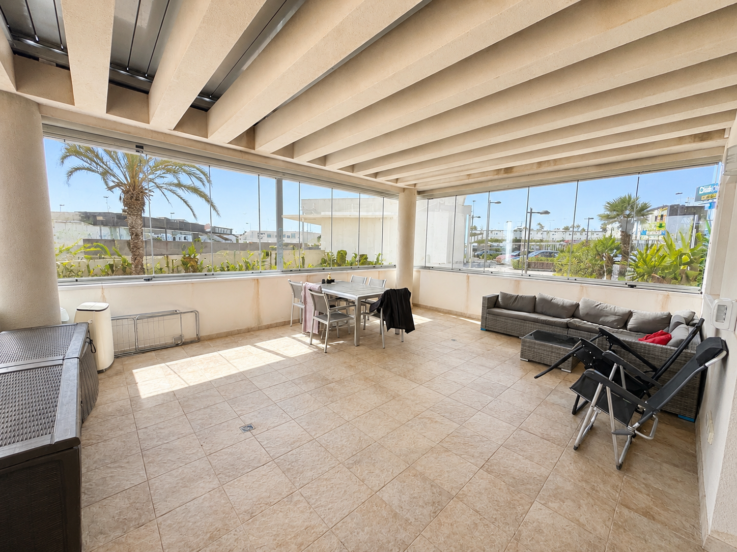 Apartamento en Alicante, España 2 dormitorios,  No. 195680