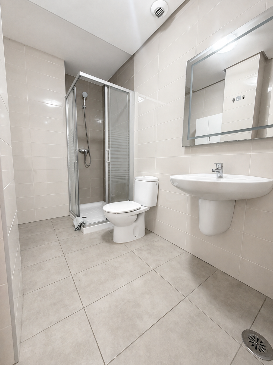 Apartamento en Alicante, España 2 dormitorios,  No. 195680