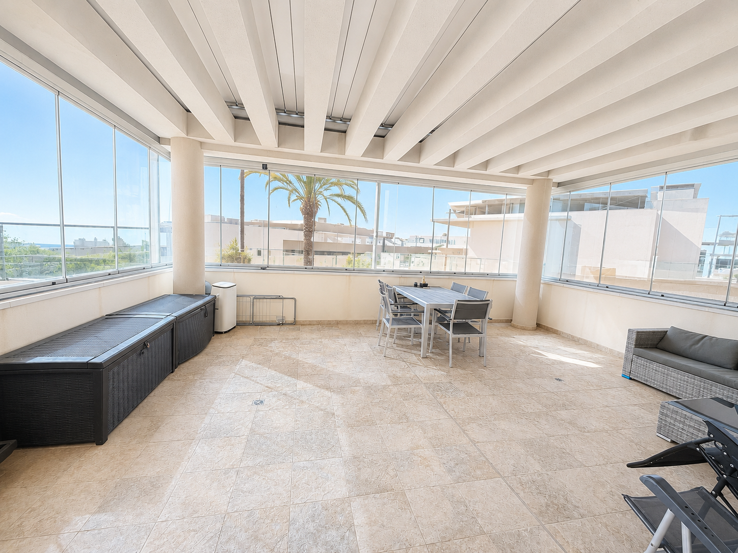 Apartamento en Alicante, España 2 dormitorios,  No. 195680