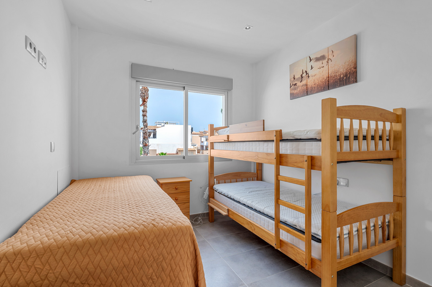 Bungalow en Alicante, España 2 dormitorios, 89 m2 No. 195677