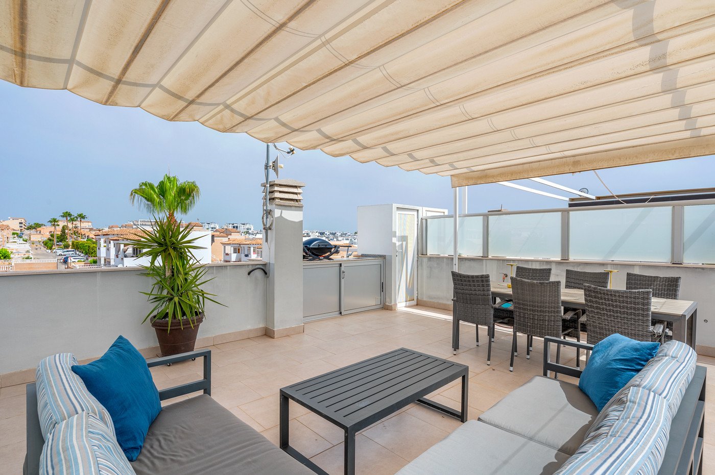 Bungalow en Alicante, España 2 dormitorios, 89 m2 No. 195677