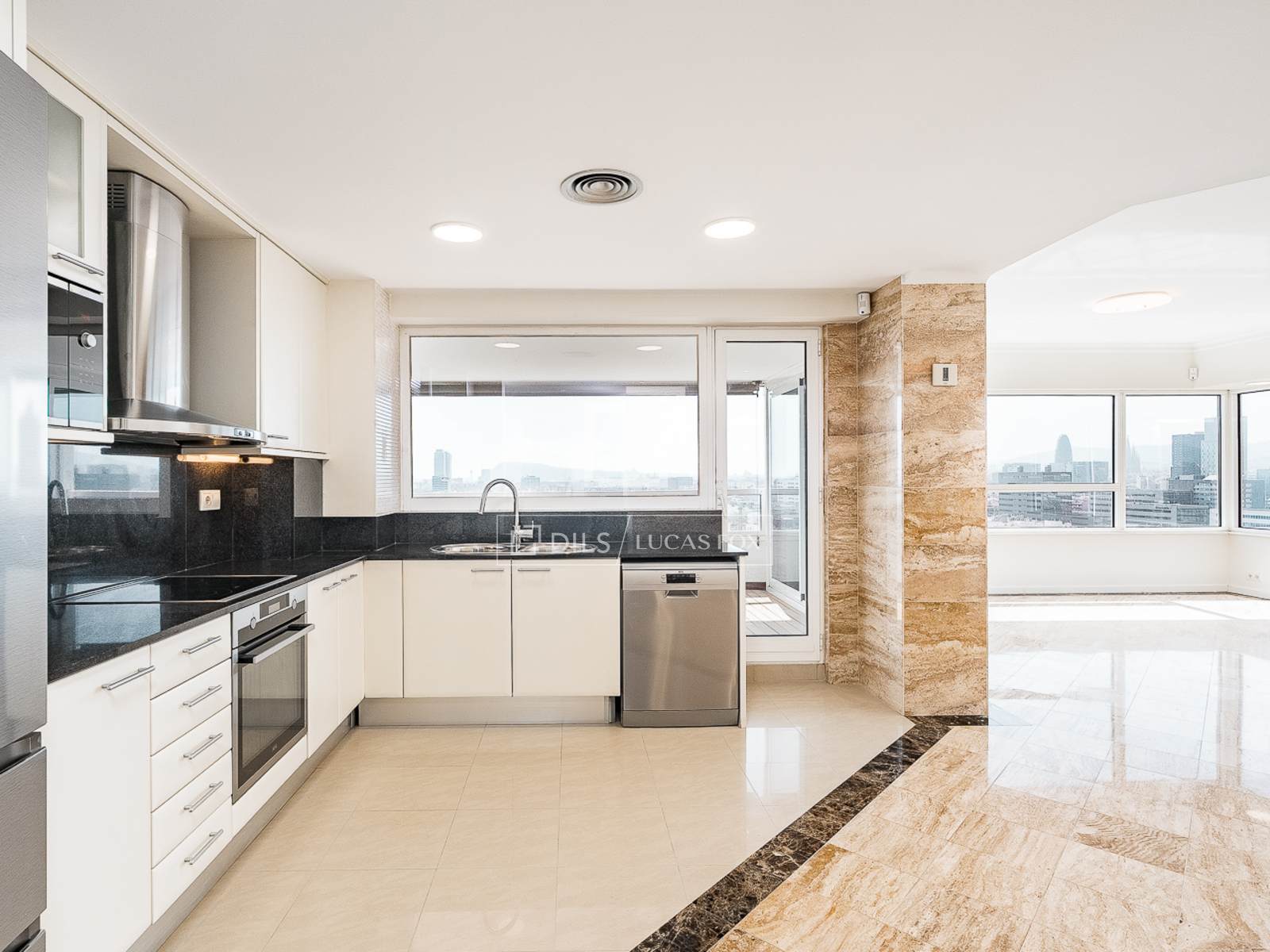 Apartment à Barcelona, Espagne 3 chambres, 112 m2 No. 167986