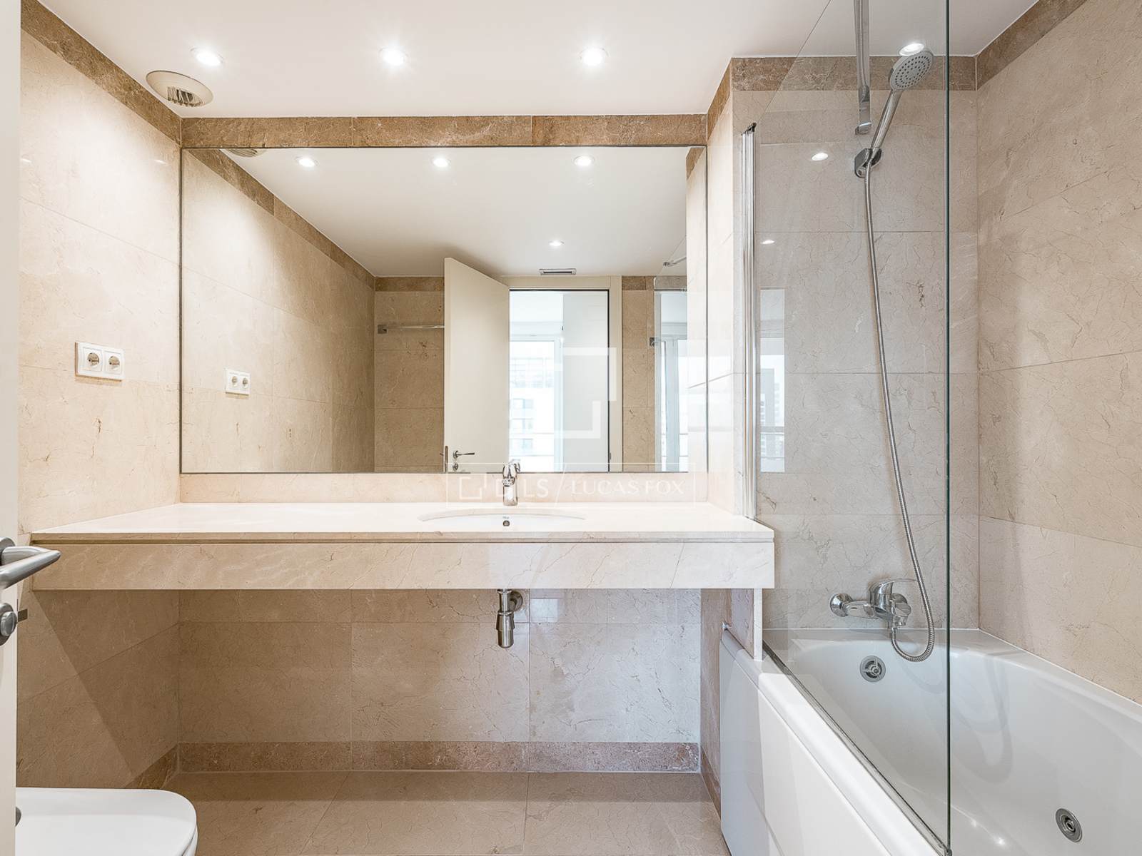 Apartment à Barcelona, Espagne 3 chambres, 112 m2 No. 167986
