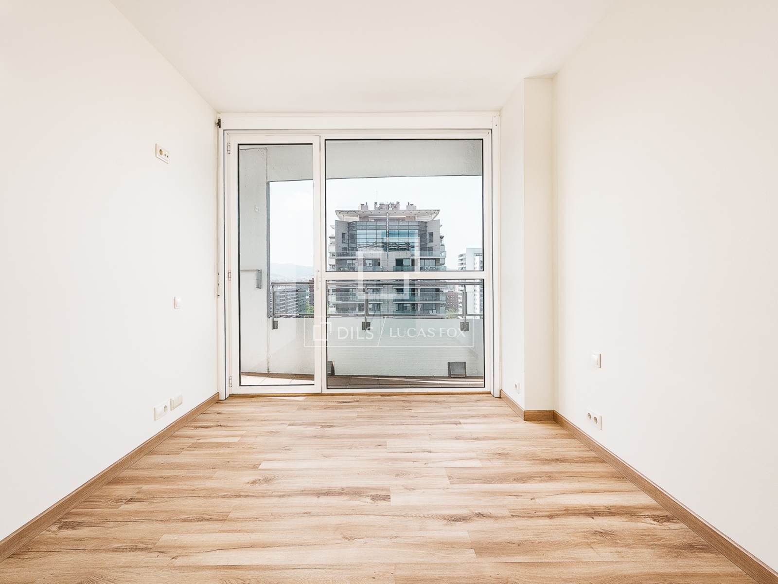 Apartment à Barcelona, Espagne 3 chambres, 112 m2 No. 167986