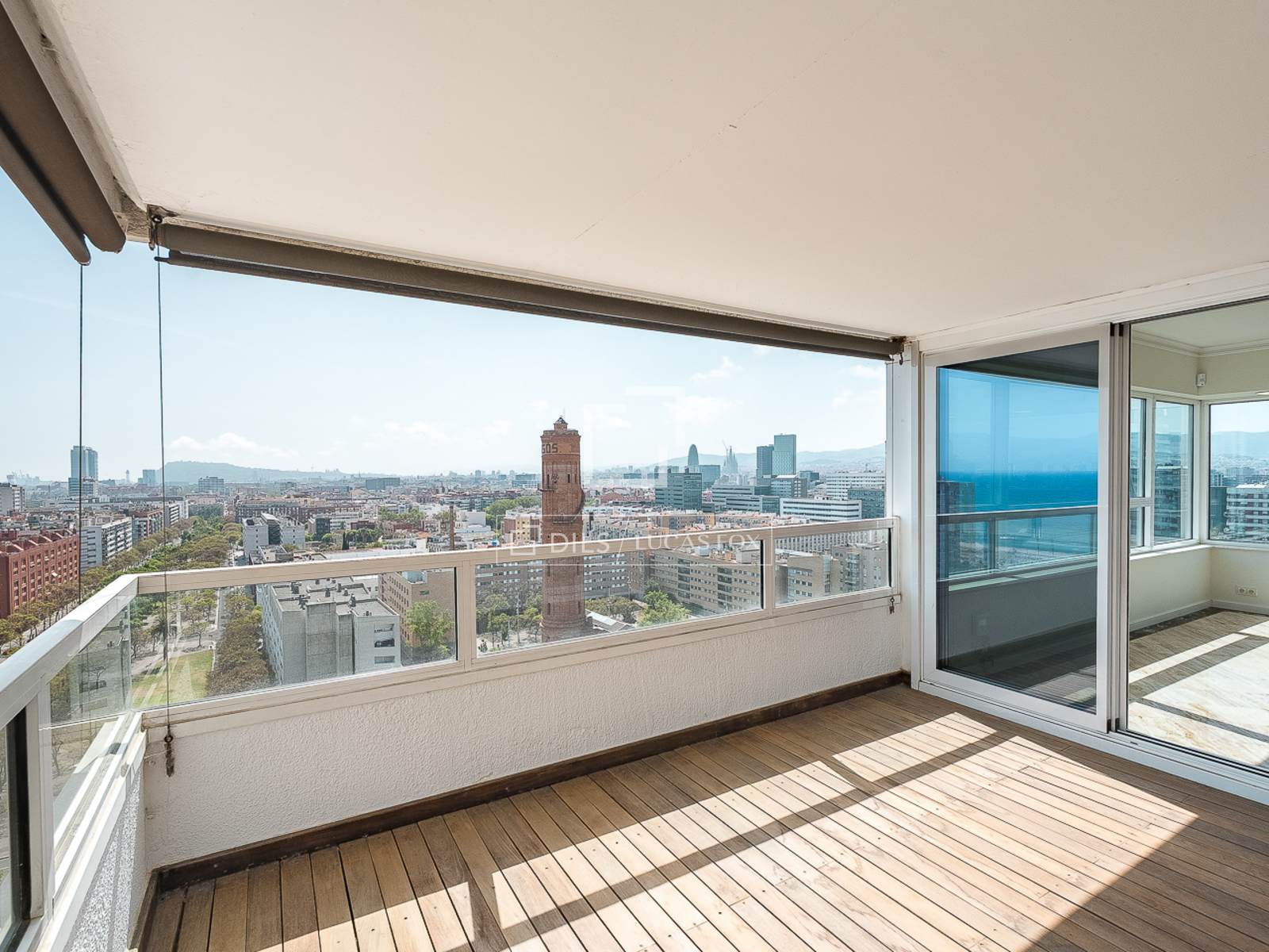 Apartment à Barcelona, Espagne 3 chambres, 112 m2 No. 167986