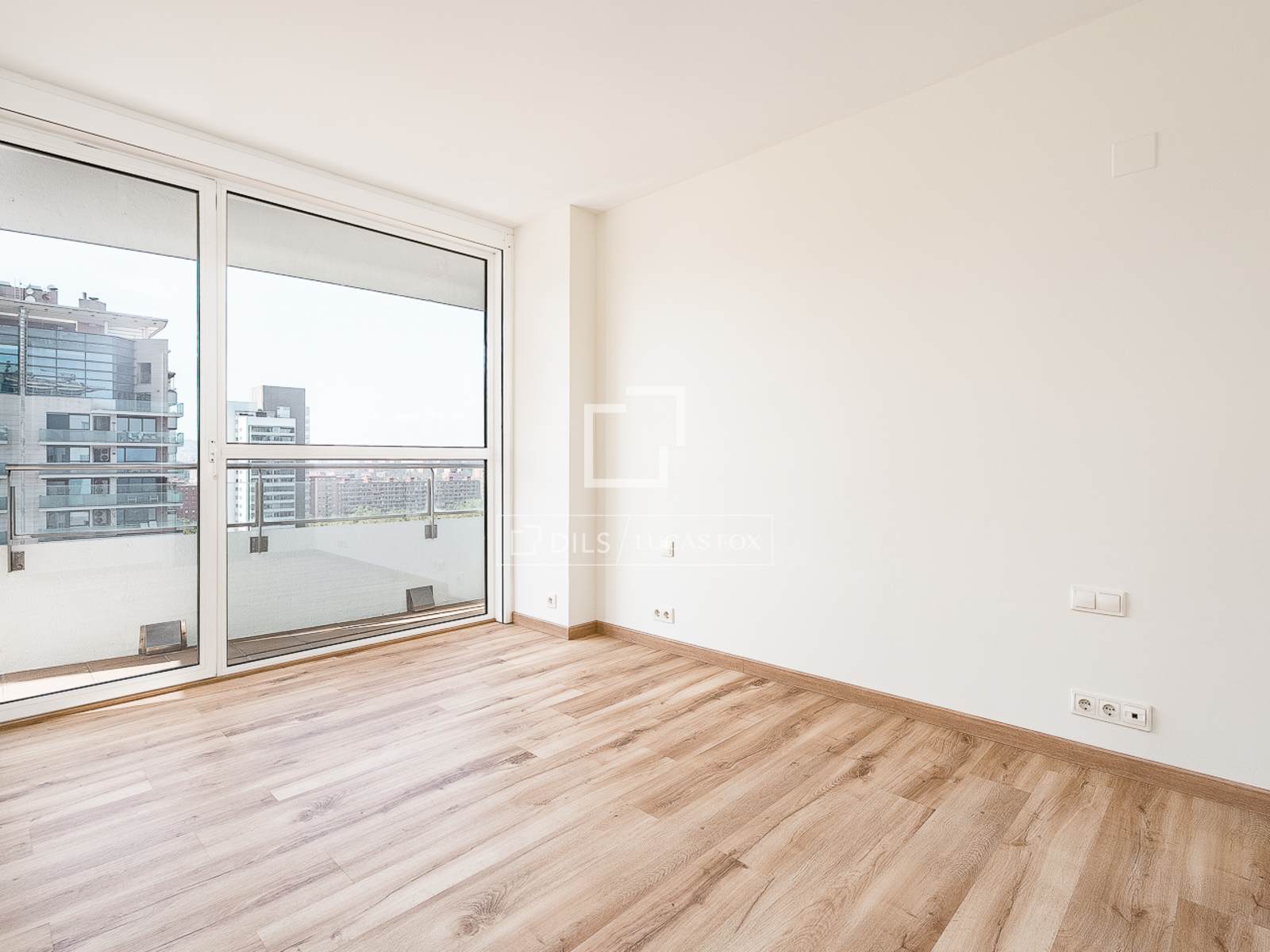 Apartment à Barcelona, Espagne 3 chambres, 112 m2 No. 167986