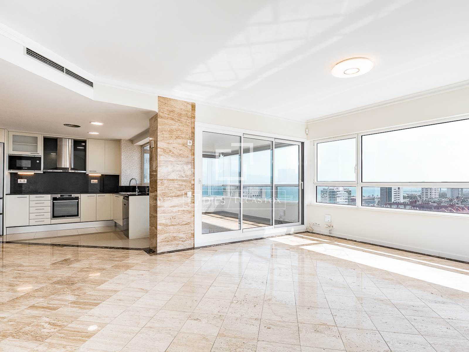 Apartment à Barcelona, Espagne 3 chambres, 112 m2 No. 167986