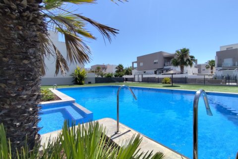 Townhouse in Torrevieja, Alicante, Spain 4 bedrooms, 189 sq.m. No. 196173