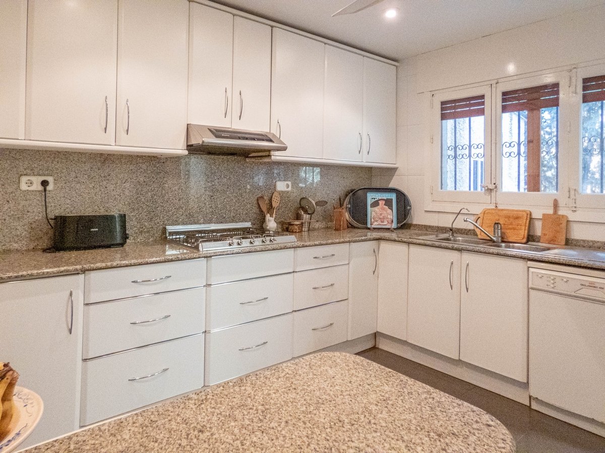 Huvila Dehesa De Campoamor, Alicante, Espanja 6 makuuhuonetta, 268 m2 No. 151848
