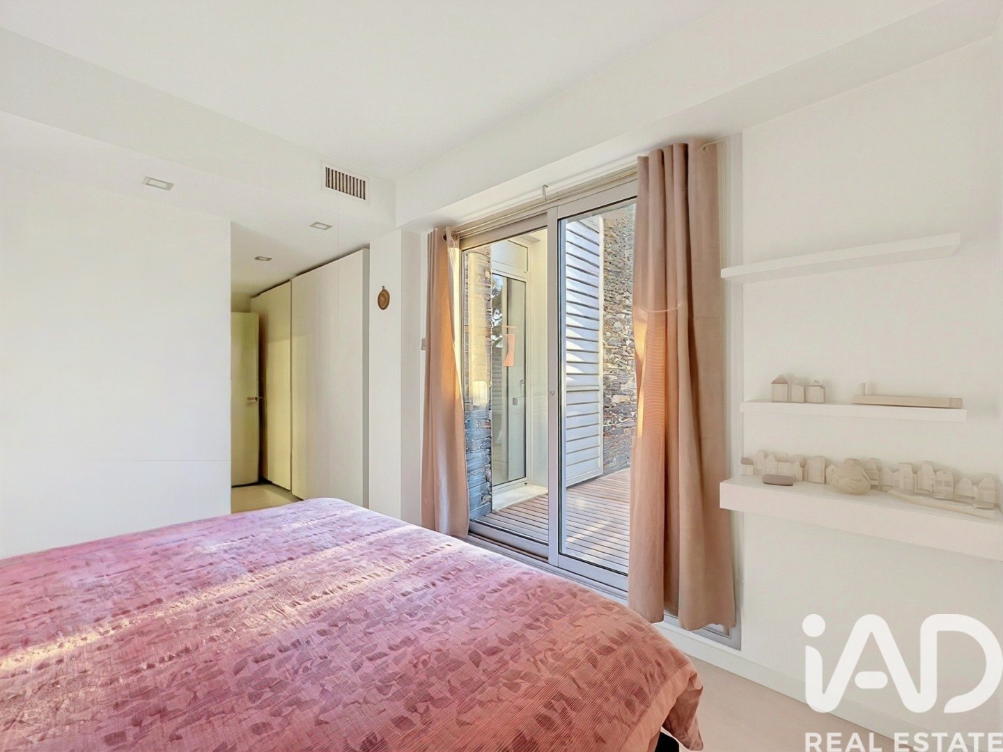 Apartment in Sant Pere de Ribes, Barcelona, Spain 4 bedrooms, 206 sq.m. No. 172232