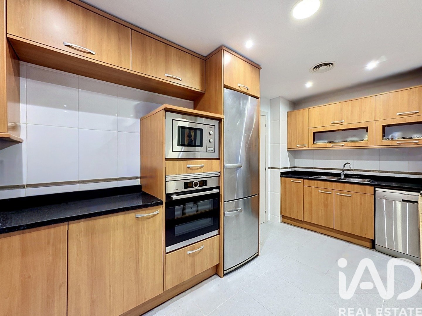Apartment in Sant Pere de Ribes, Barcelona, Spain 4 bedrooms, 206 sq.m. No. 172232