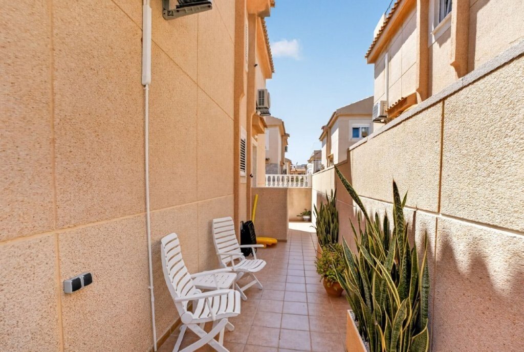 Kamienica w Cabo Cervera-Playa la Mata, Alicante, Hiszpania 3 sypialnie, 104 mkw. nr 189497