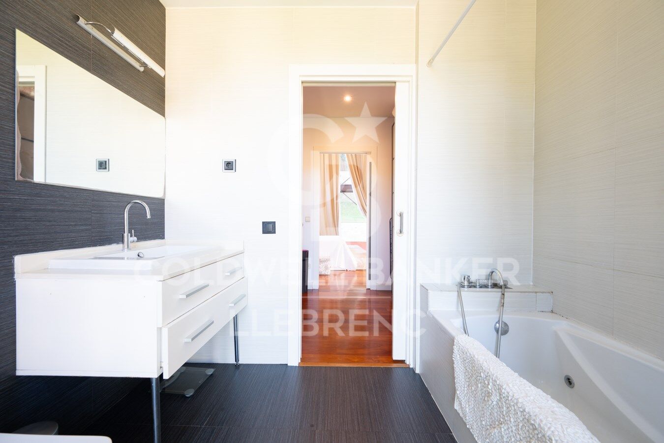 House à Barcelona, Espagne 7 chambres, 385 m2 No. 160433