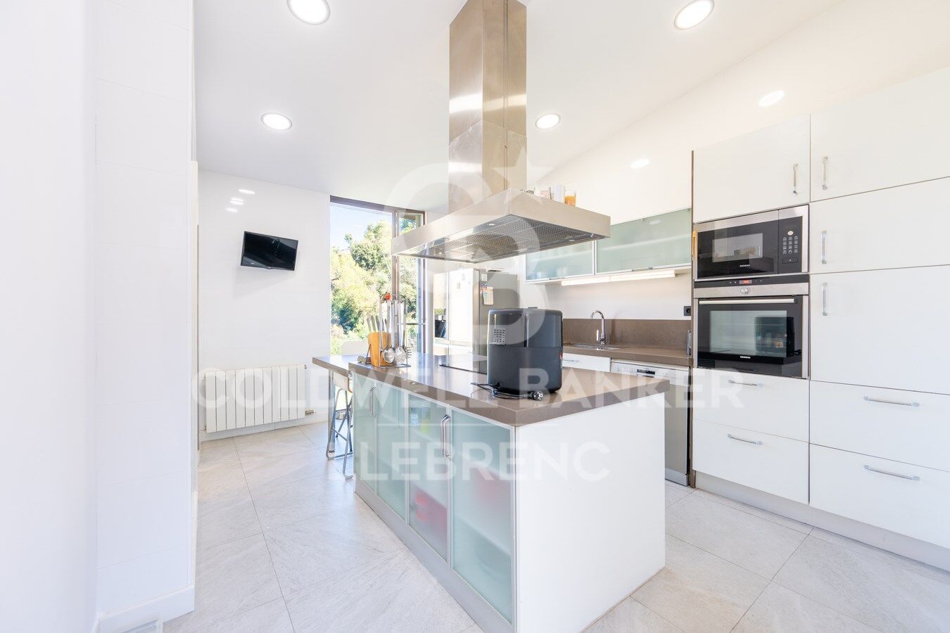 House à Barcelona, Espagne 7 chambres, 385 m2 No. 160433