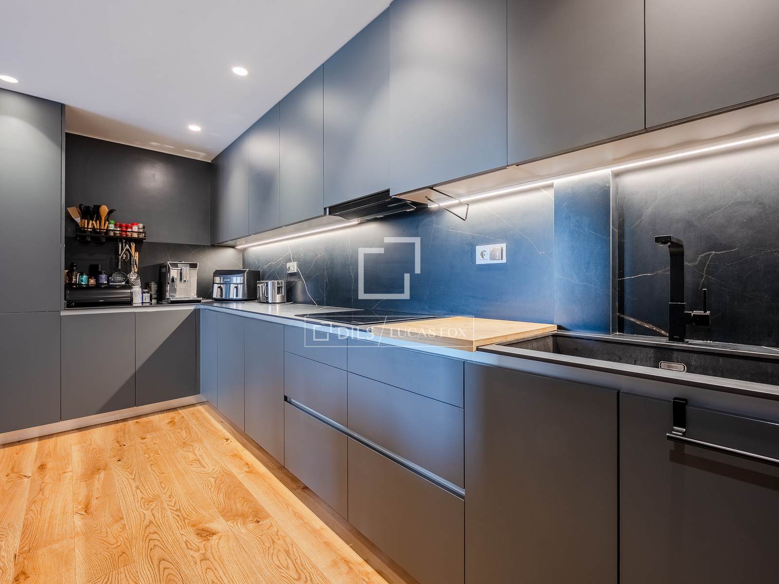 Villa Esplugues de Llobregat, Barcelona, Spānijā 3 istabas, 280 m2 Nr. 167571