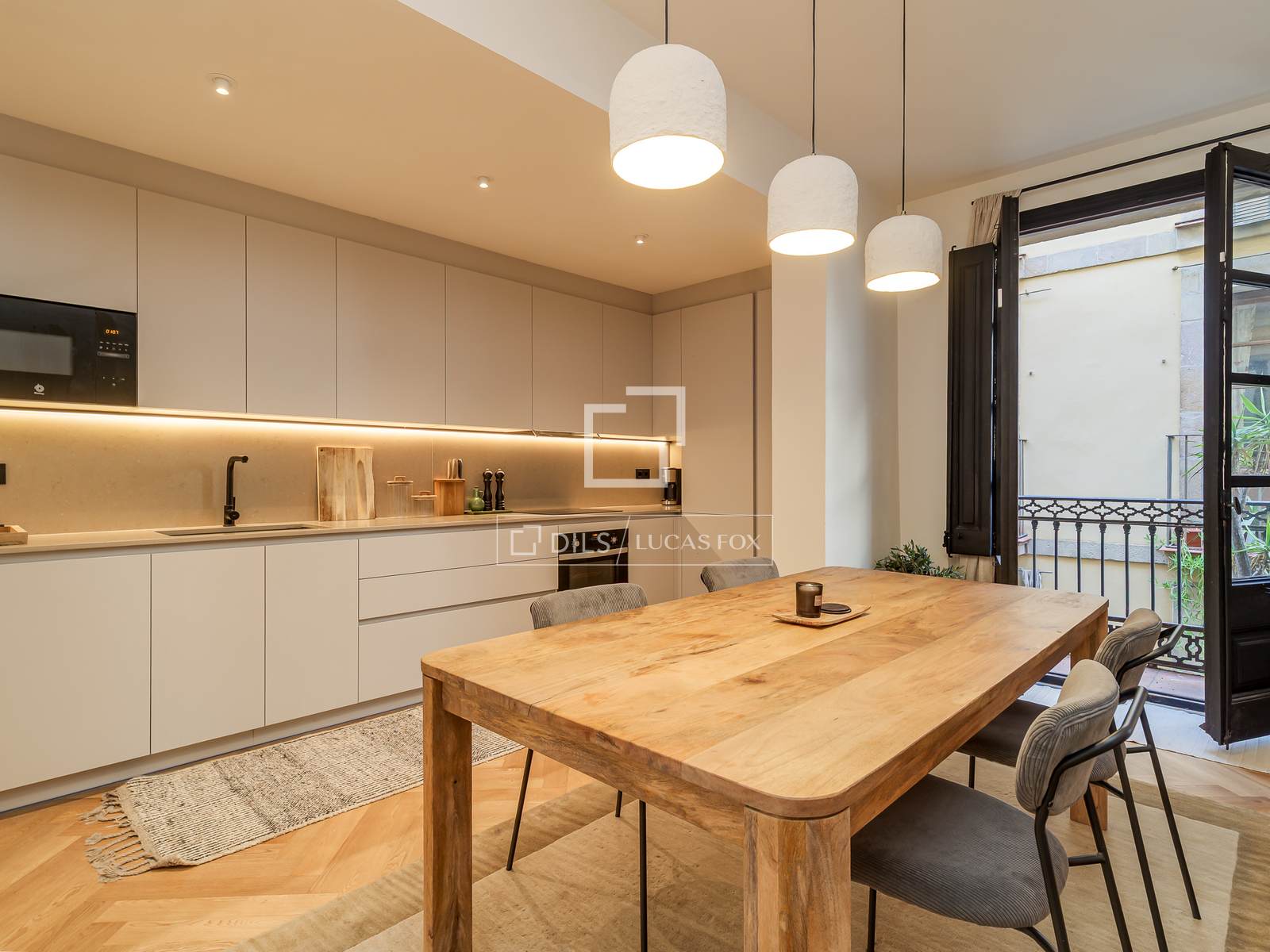 Dzīvoklis Barcelona, Spānijā 2 istabas, 100 m2 Nr. 167576