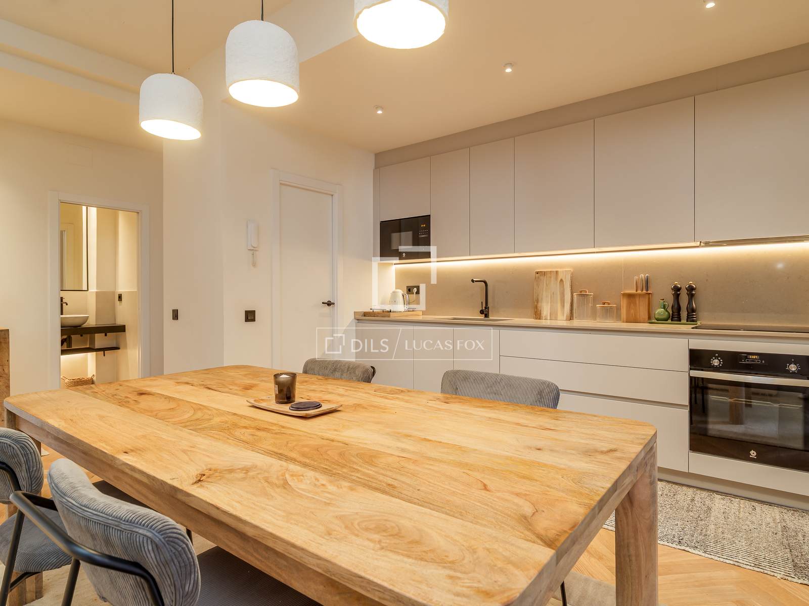 Dzīvoklis Barcelona, Spānijā 2 istabas, 100 m2 Nr. 167576