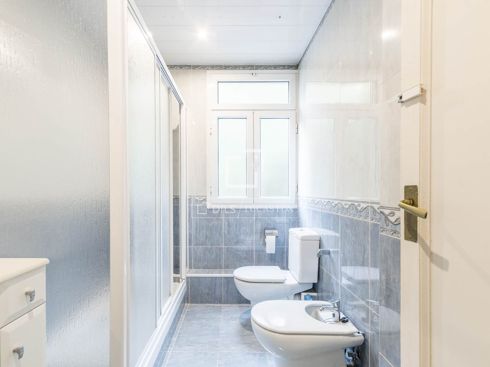 Apartamento en Barcelona, España 6 dormitorios, 169 m2 No. 167574