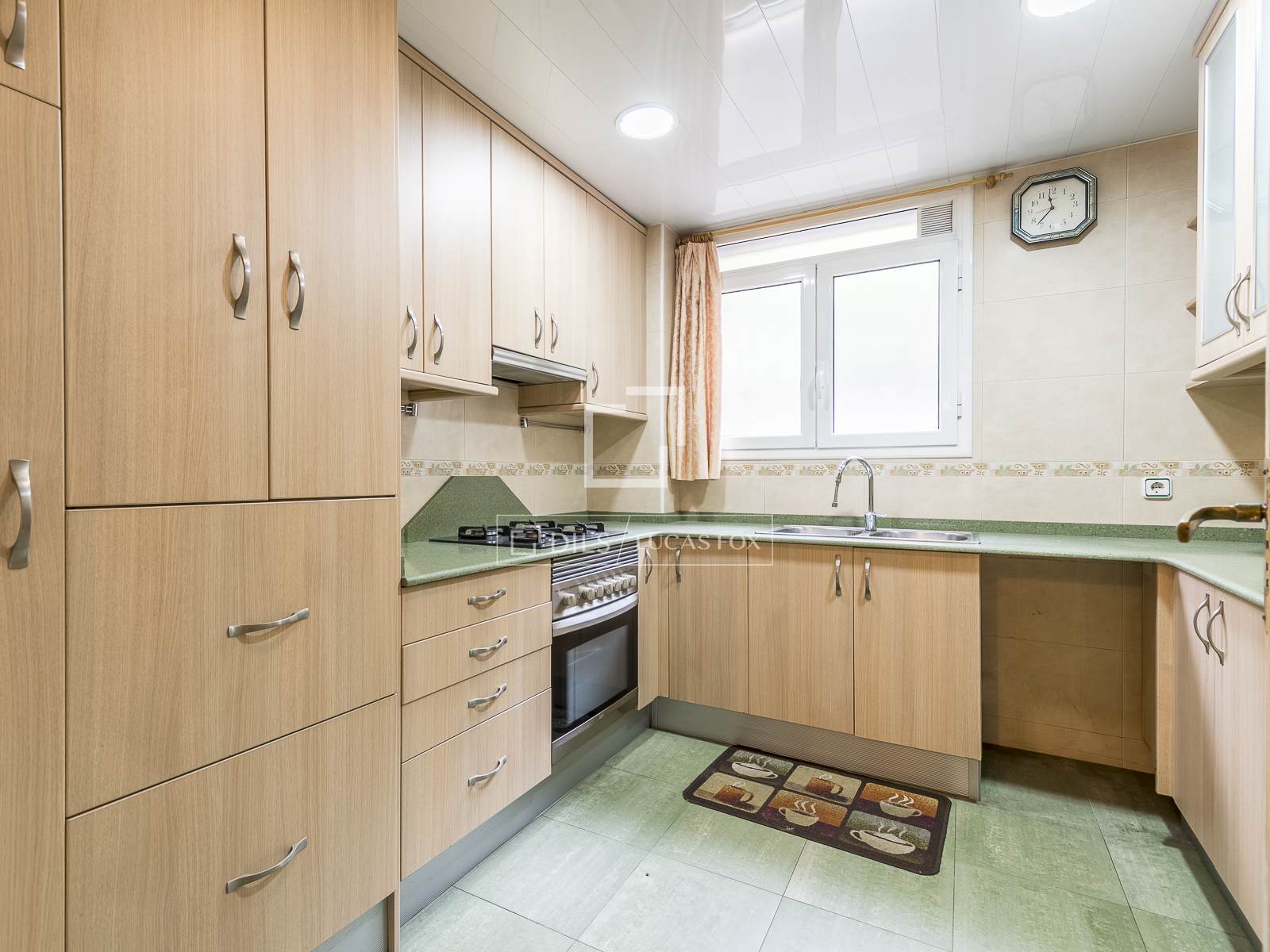 Apartamento en Barcelona, España 6 dormitorios, 169 m2 No. 167574