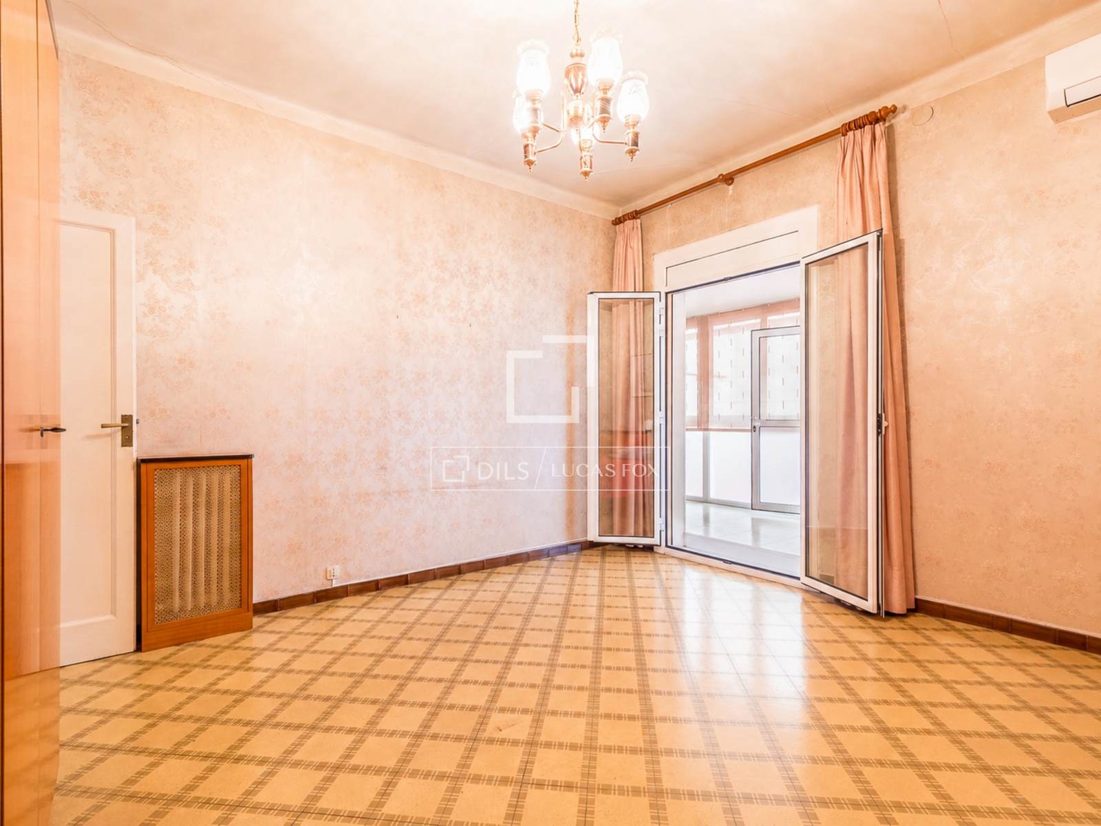 Apartamento en Barcelona, España 6 dormitorios, 169 m2 No. 167574