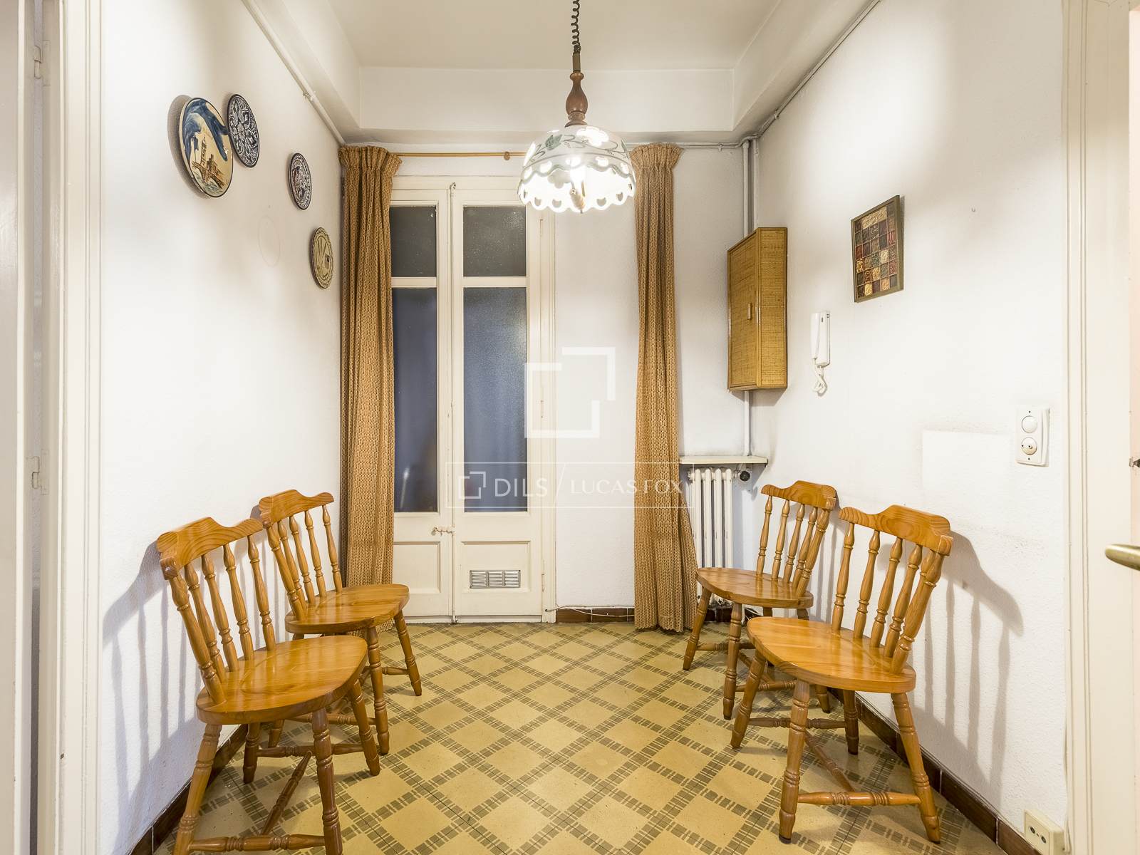 Apartamento en Barcelona, España 6 dormitorios, 169 m2 No. 167574