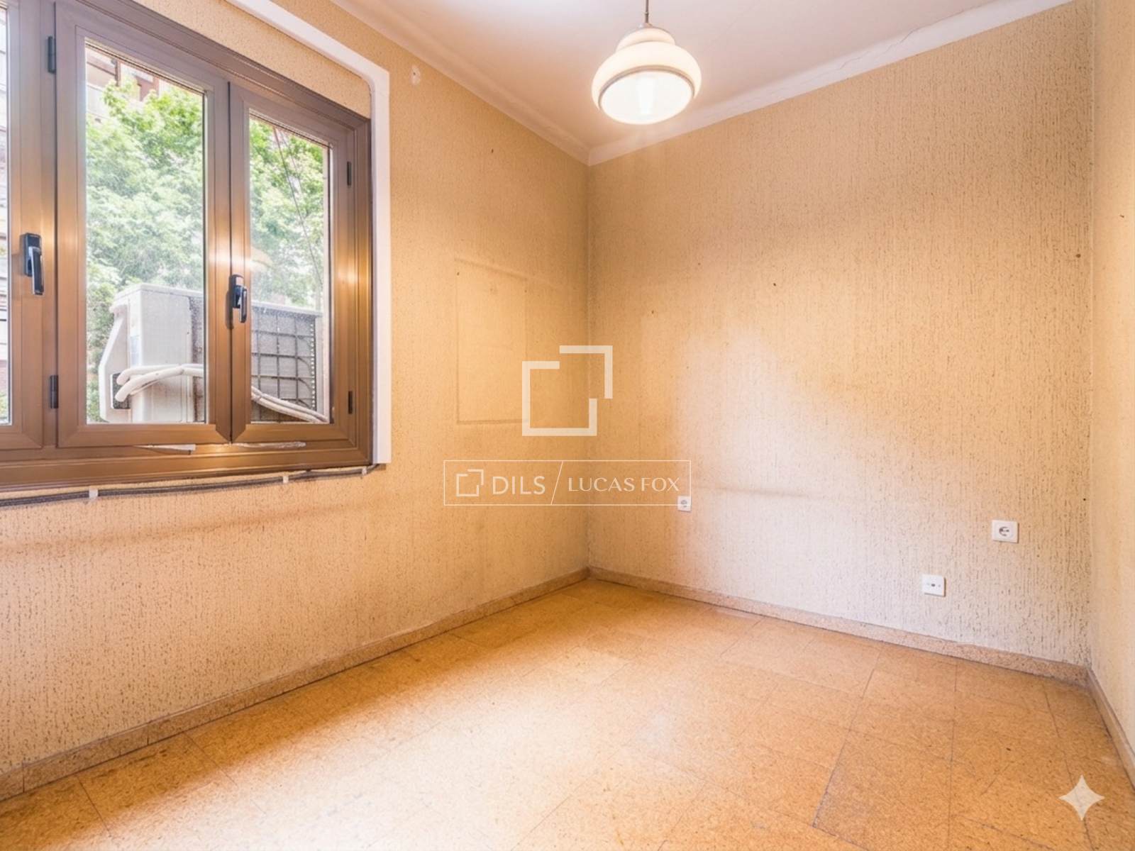 Apartamento en Barcelona, España 6 dormitorios, 169 m2 No. 167574