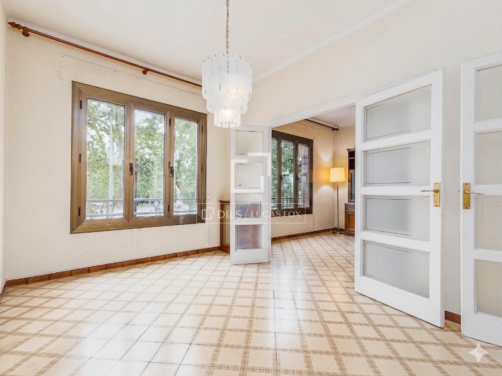 Apartamento en Barcelona, España 6 dormitorios, 169 m2 No. 167574