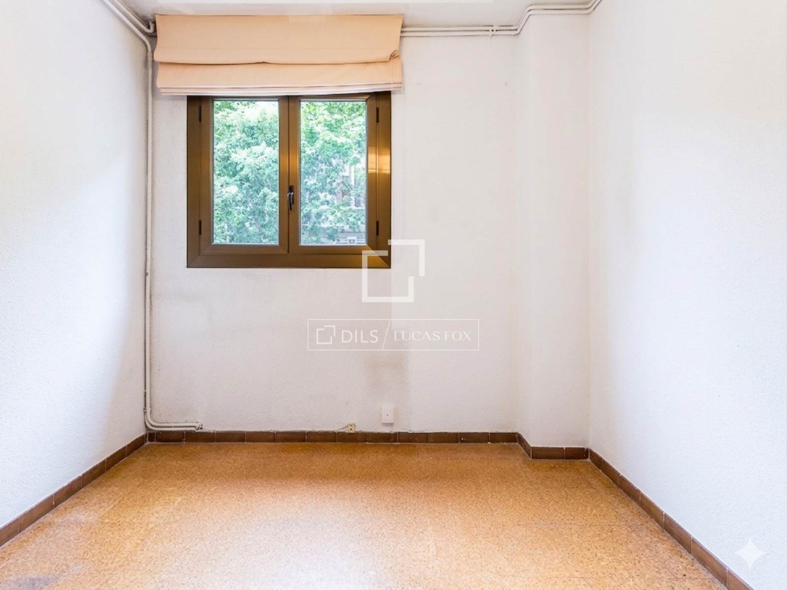 Apartamento en Barcelona, España 6 dormitorios, 169 m2 No. 167574