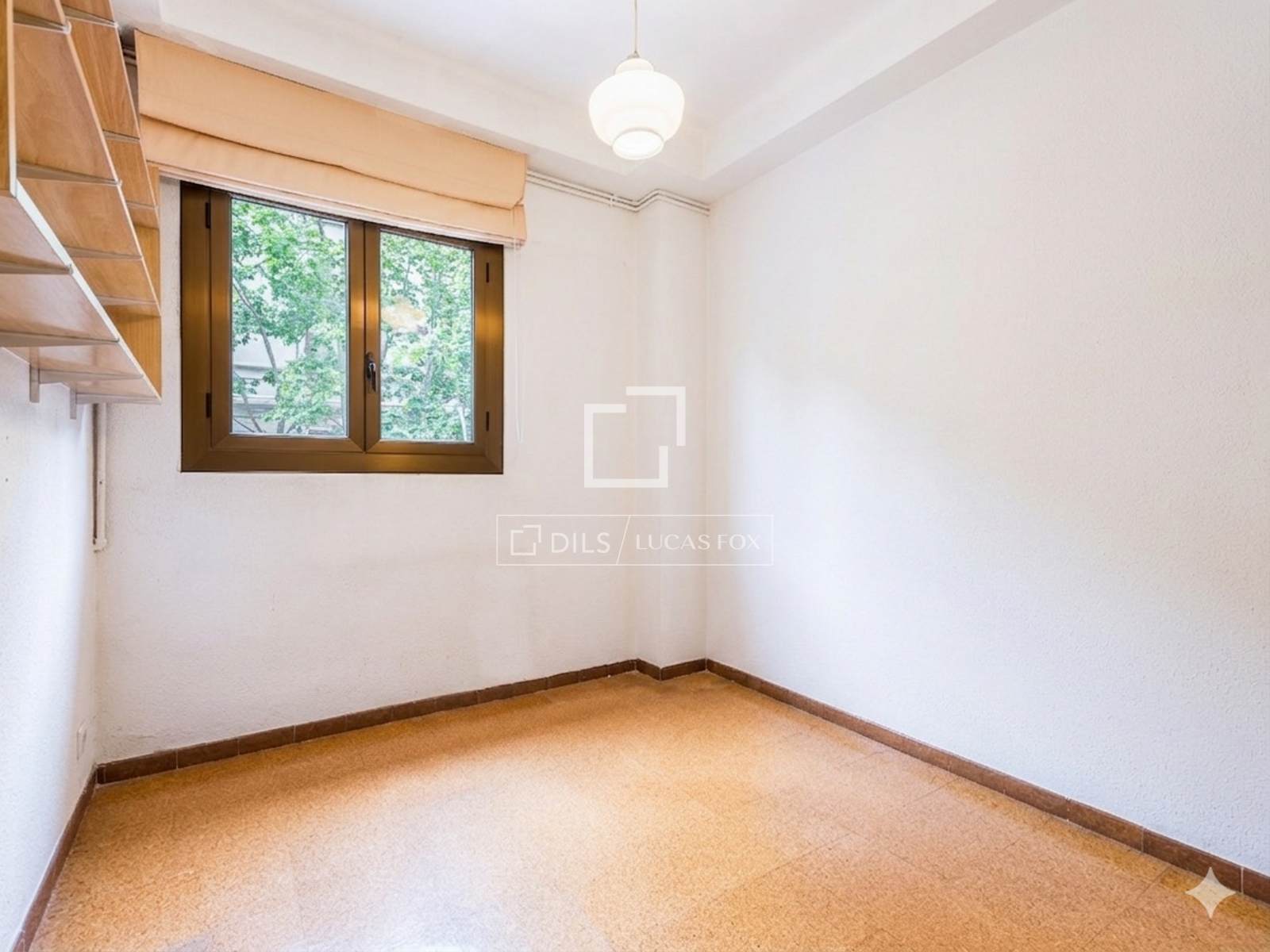Apartamento en Barcelona, España 6 dormitorios, 169 m2 No. 167574