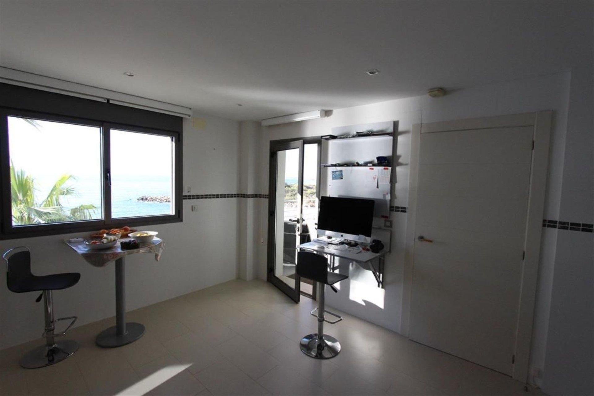 Wohnung in El Mascarat, Alicante, Spanien 260 m2 Nr. 165770