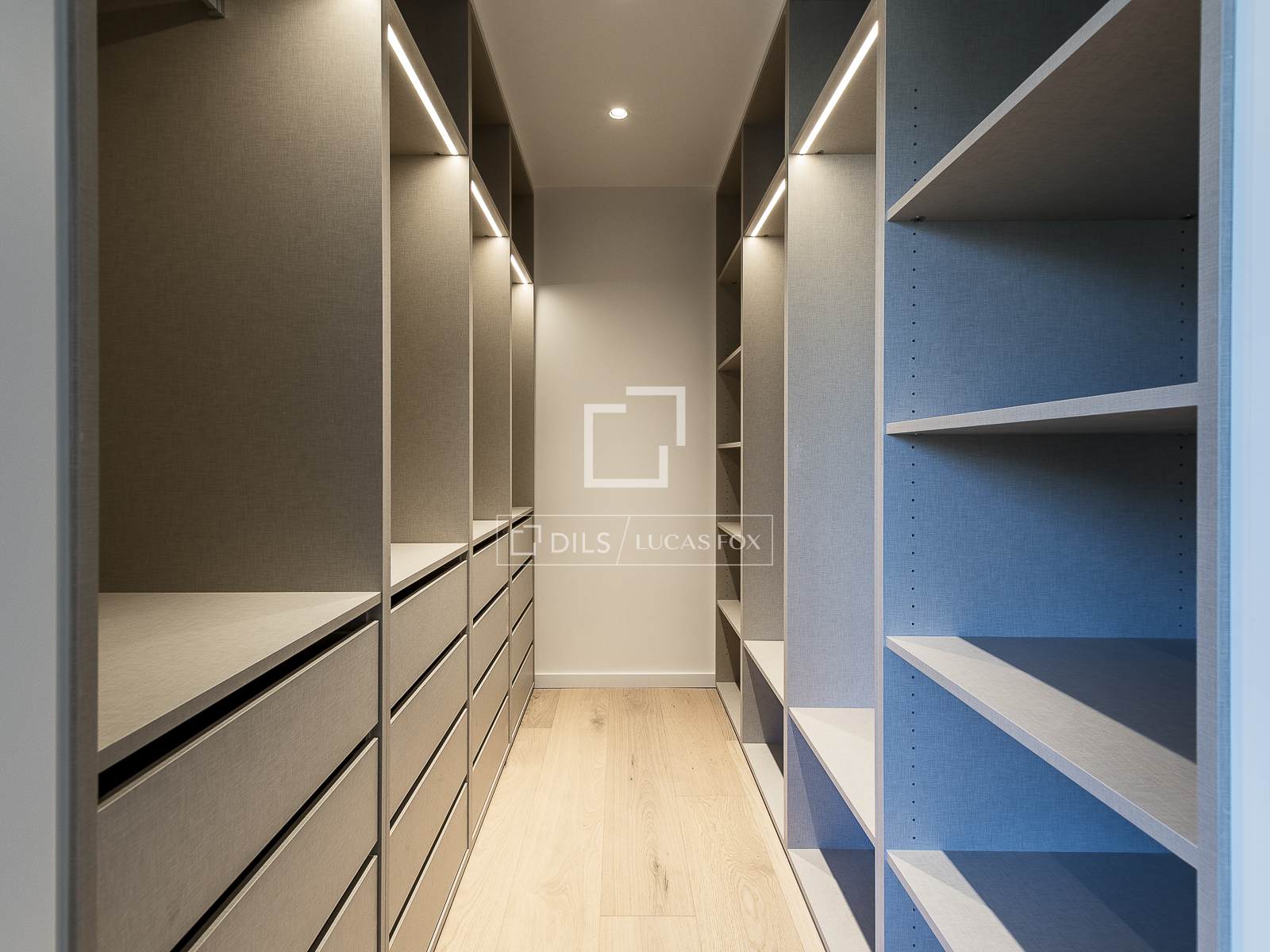 Penthouse in Barcelona, Spain 3 bedrooms, 219 sq.m. No. 150904