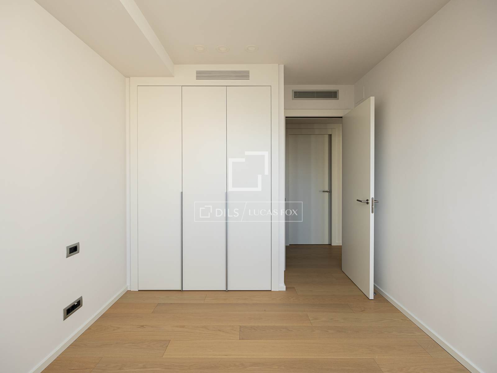 Huoneisto Barcelona, Espanja 4 makuuhuonetta, 185 m2 No. 150906