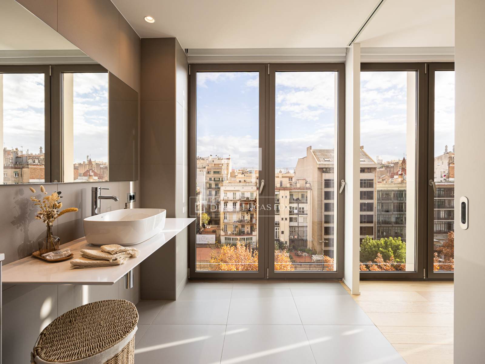 Huoneisto Barcelona, Espanja 4 makuuhuonetta, 185 m2 No. 150906