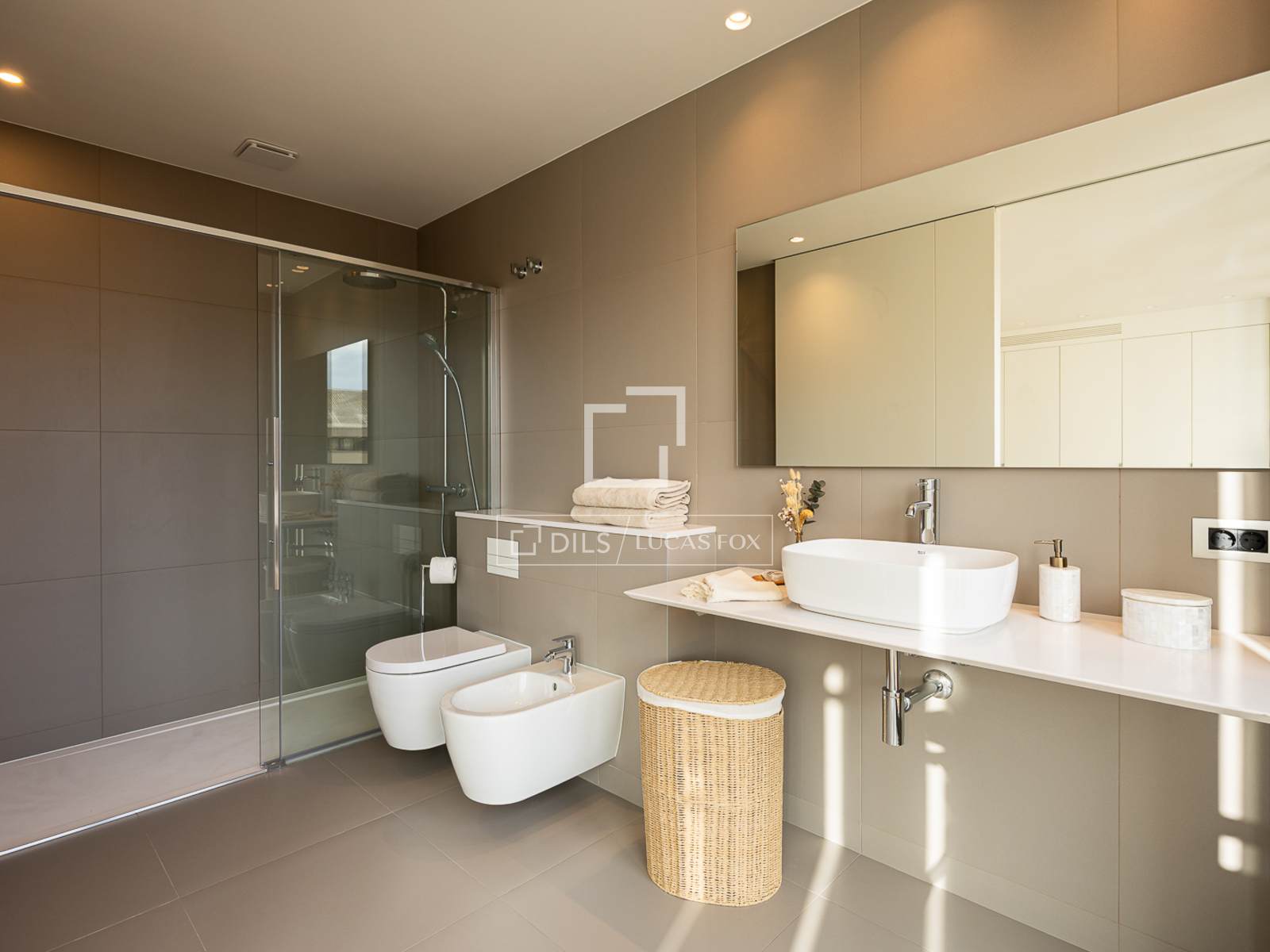 Huoneisto Barcelona, Espanja 4 makuuhuonetta, 185 m2 No. 150906