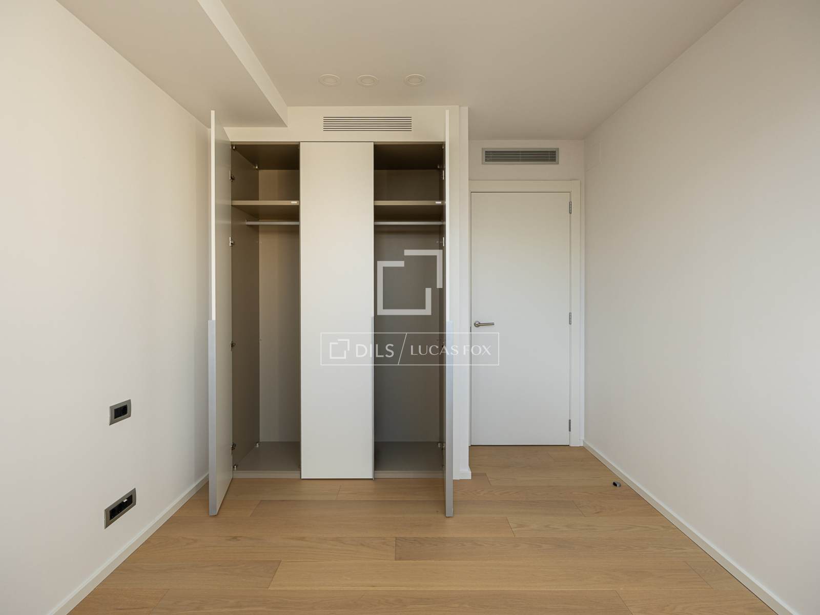 Huoneisto Barcelona, Espanja 4 makuuhuonetta, 185 m2 No. 150906