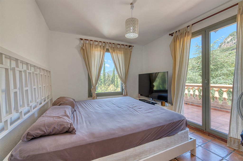 Villa en Esporles, Mallorca, España 5 dormitorios, 350 m2 No. 143391