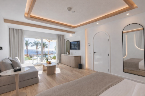 Propiedad comercial en Tarragona, España 903 m2 No. 139715