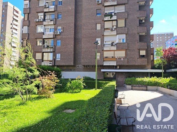 Huoneisto Madrid, Espanja 4 makuuhuonetta, 169 m2 No. 187828