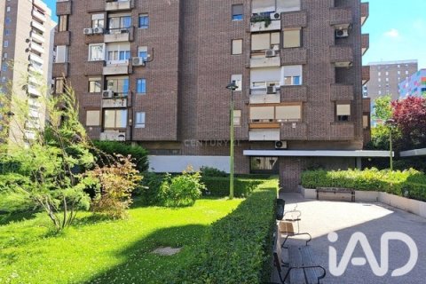Apartment in Madrid, Spain 4 bedrooms, 169 sq.m. No. 187828