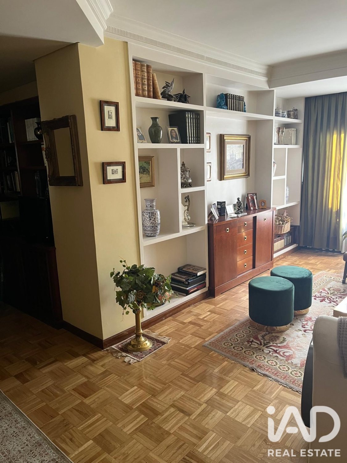 Huoneisto Madrid, Espanja 4 makuuhuonetta, 169 m2 No. 187828