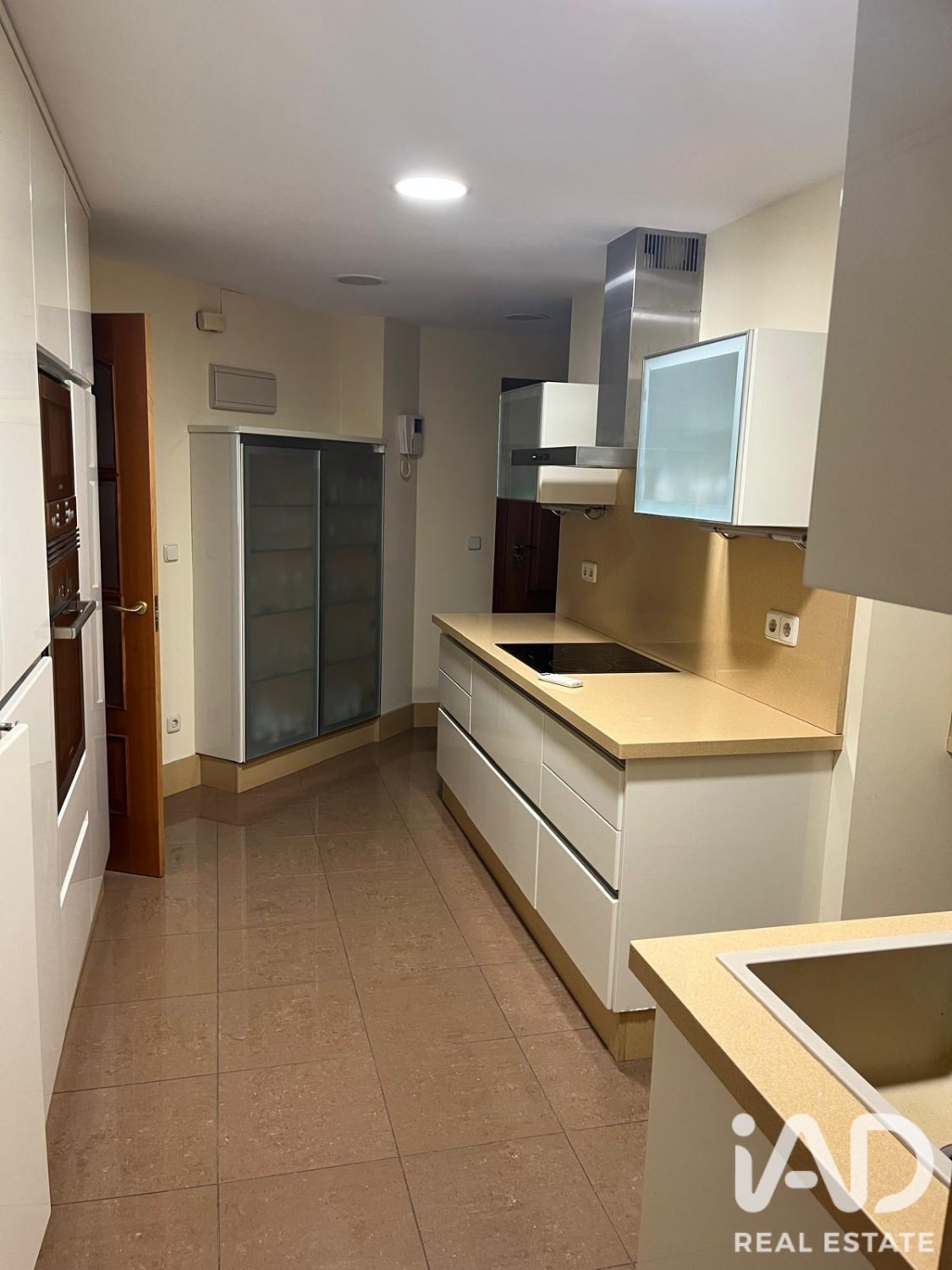 Huoneisto Madrid, Espanja 4 makuuhuonetta, 169 m2 No. 187828